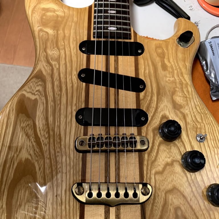Aria Pro2 RS-850。こっちのRSは無事に音出ます。